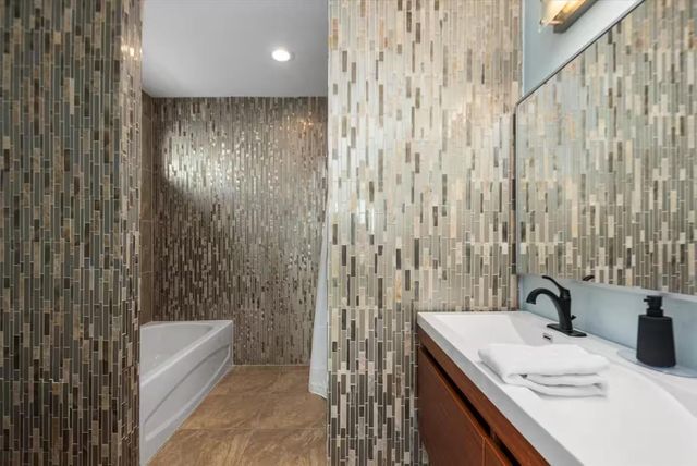 21502 Kennedy Drive, Galveston, TX 77554