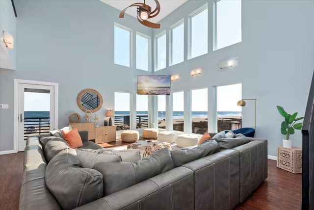 21502 Kennedy Drive, Galveston, TX 77554