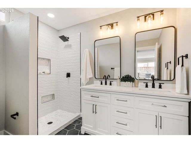 19755 Sw BLANTON St, Beaverton, OR 97078