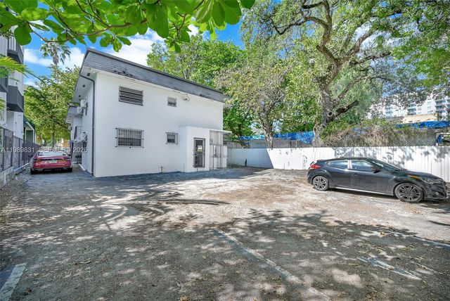 641 NW 2nd St, Miami, FL 33128