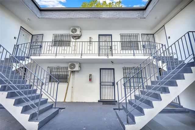 641 NW 2nd St, Miami, FL 33128