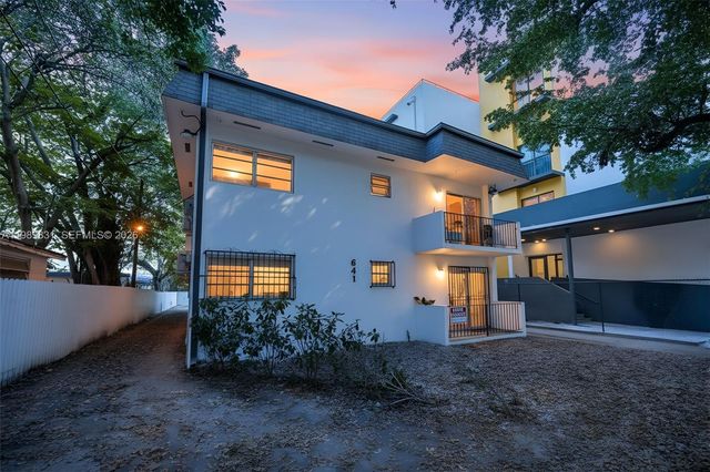 641 NW 2nd St, Miami, FL 33128