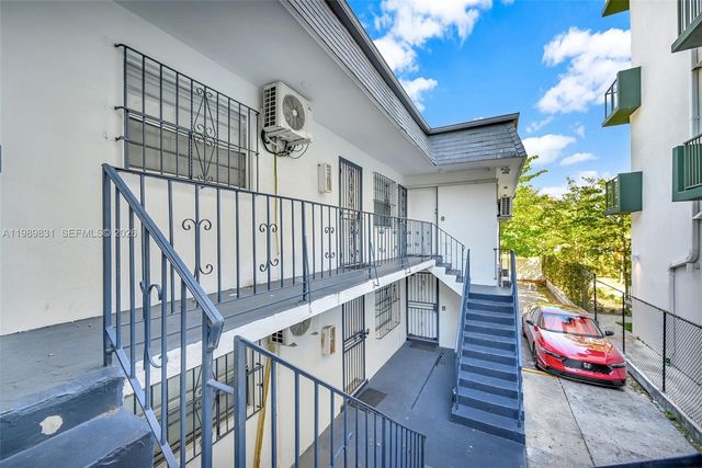 641 NW 2nd St, Miami, FL 33128