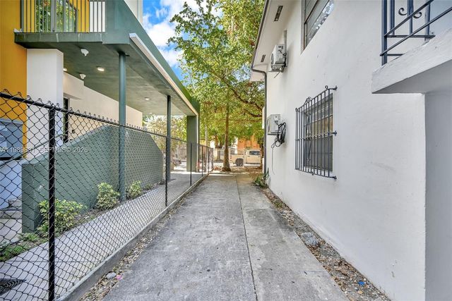 641 NW 2nd St, Miami, FL 33128