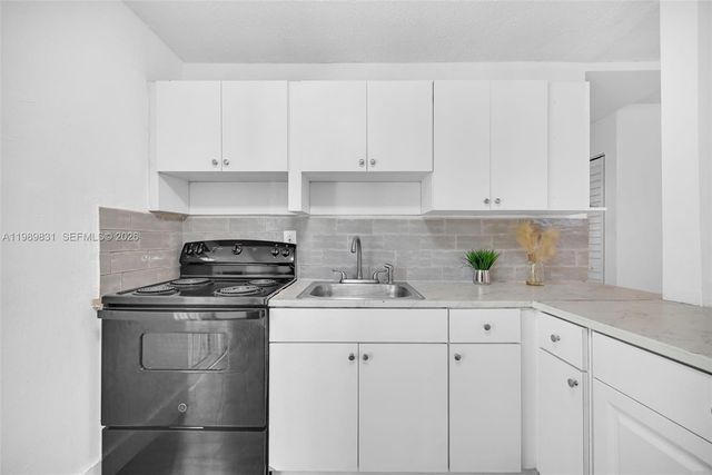 641 NW 2nd St, Miami, FL 33128