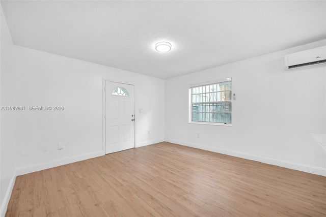 641 NW 2nd St, Miami, FL 33128