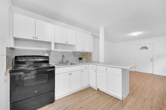 641 NW 2nd St, Miami, FL 33128