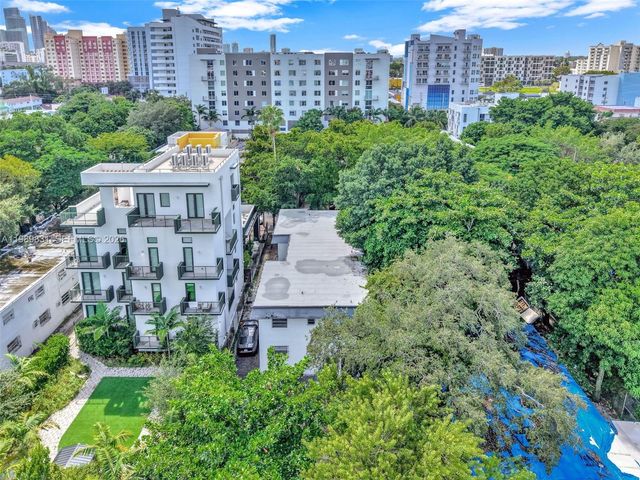 641 NW 2nd St, Miami, FL 33128