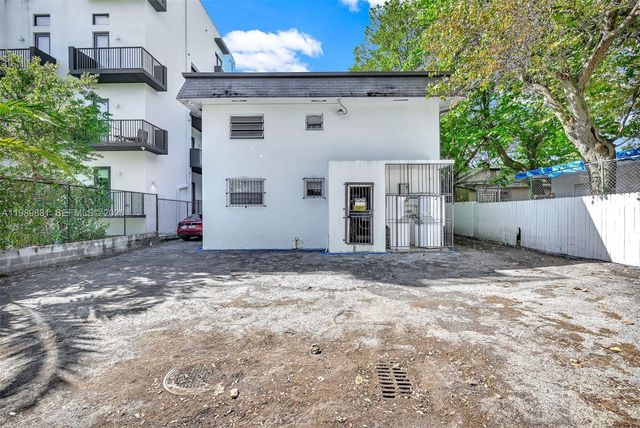 641 NW 2nd St, Miami, FL 33128