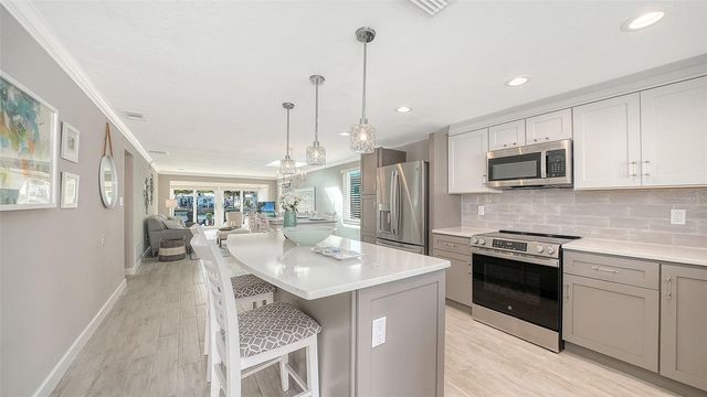 900 SPANISH DRIVE N, Longboat Key, FL 34228