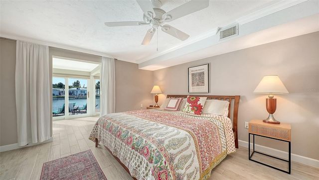 900 SPANISH DRIVE N, Longboat Key, FL 34228