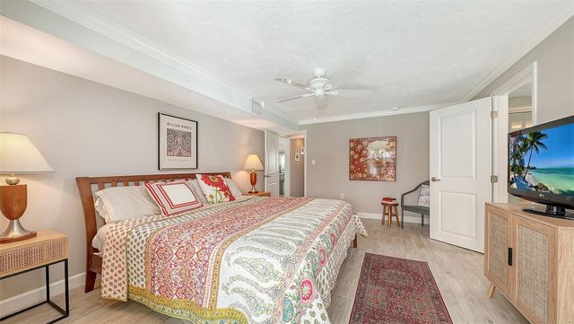 900 SPANISH DRIVE N, Longboat Key, FL 34228