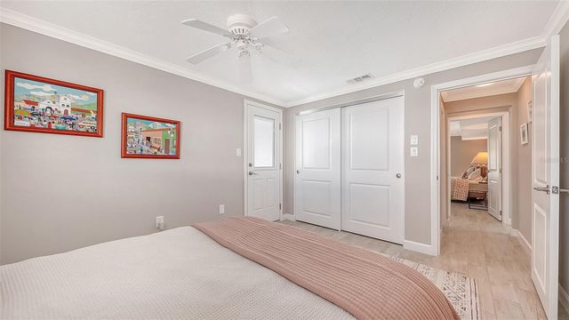 900 SPANISH DRIVE N, Longboat Key, FL 34228