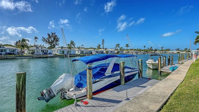 900 SPANISH DRIVE N, Longboat Key, FL 34228