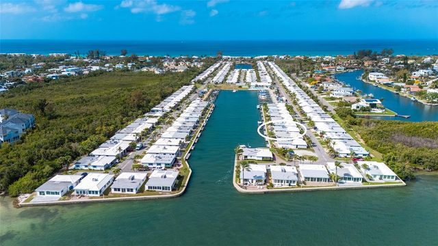 900 SPANISH DRIVE N, Longboat Key, FL 34228