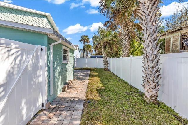415 JESSAMINE AVENUE, New Smyrna Beach, FL 32169