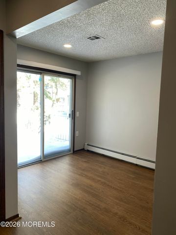 7 Madras Court, Toms River, NJ 08757