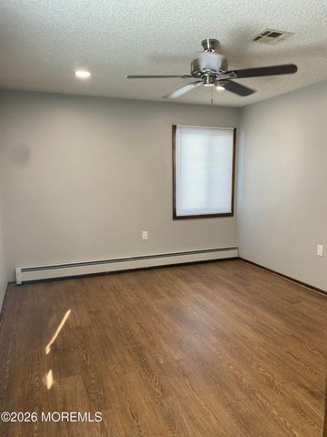 7 Madras Court, Toms River, NJ 08757