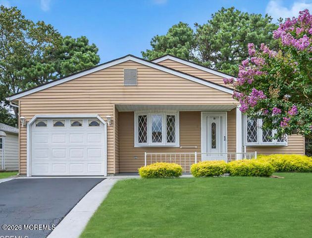7 Madras Court, Toms River, NJ 08757