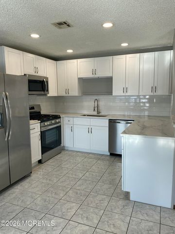 7 Madras Court, Toms River, NJ 08757