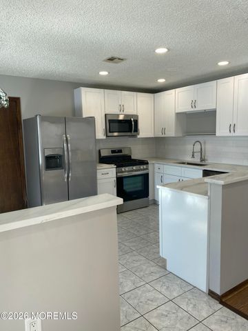 7 Madras Court, Toms River, NJ 08757