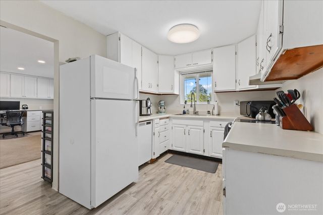 17151 SE Petrovitsky Road, Renton, WA 98058