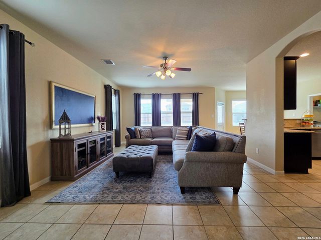 11414 Oaks Hike, San Antonio, TX 78245