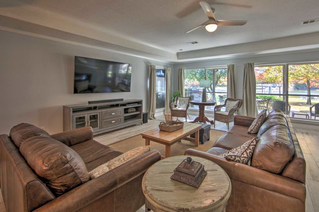 186 Bushwhacker Drive, Mabank, TX 75156