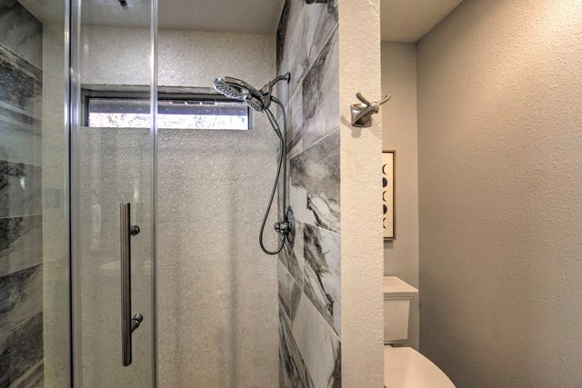 186 Bushwhacker Drive, Mabank, TX 75156