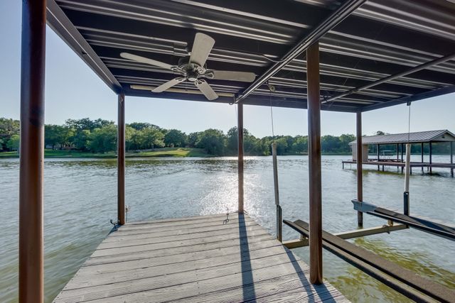 186 Bushwhacker Drive, Mabank, TX 75156