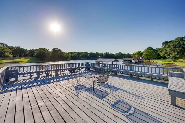186 Bushwhacker Drive, Mabank, TX 75156