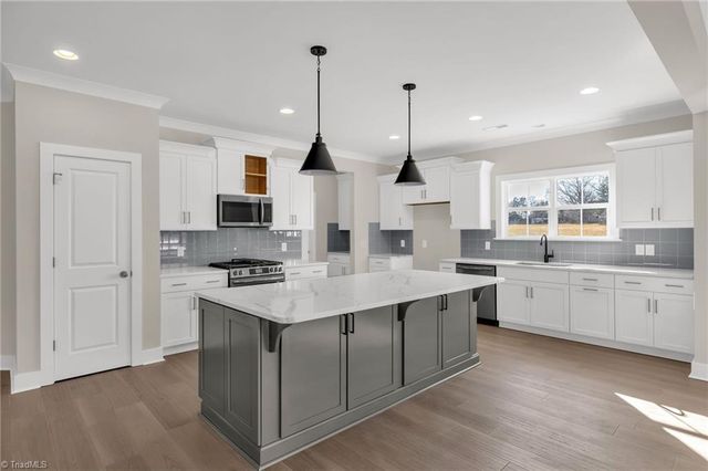 8305 Pyramid Drive, Summerfield, NC 27358