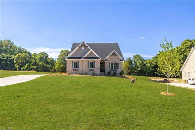 8305 Pyramid Drive, Summerfield, NC 27358