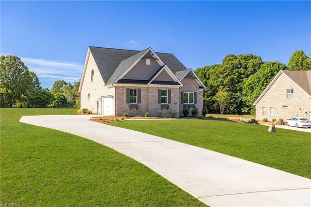 8305 Pyramid Drive, Summerfield, NC 27358