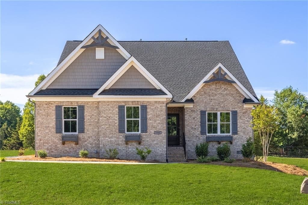 8305 Pyramid Drive, Summerfield, NC 27358