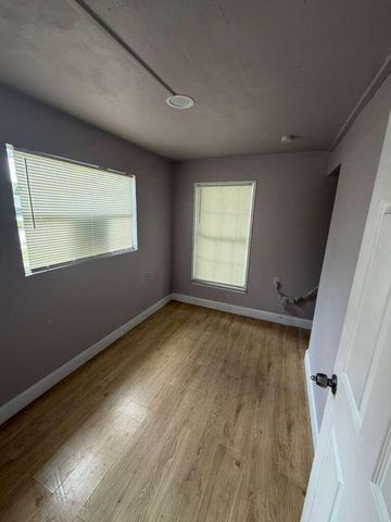 205 N 22nd, Fort Pierce, FL 34950