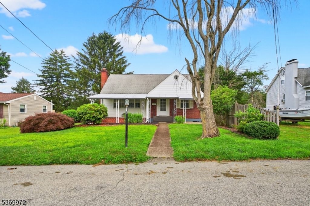 309 Liberty Blvd, Pohatcong Twp., NJ 08865