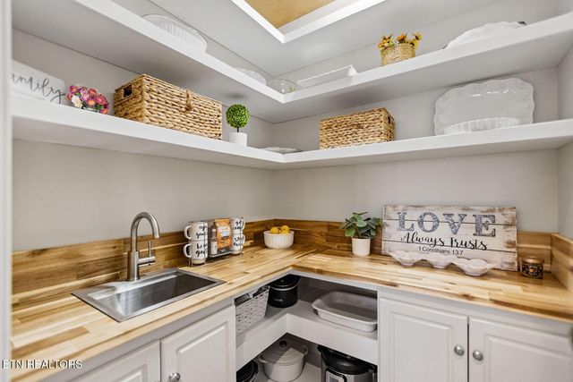 3748 Whitworth Drive, Knoxville, TN 37938