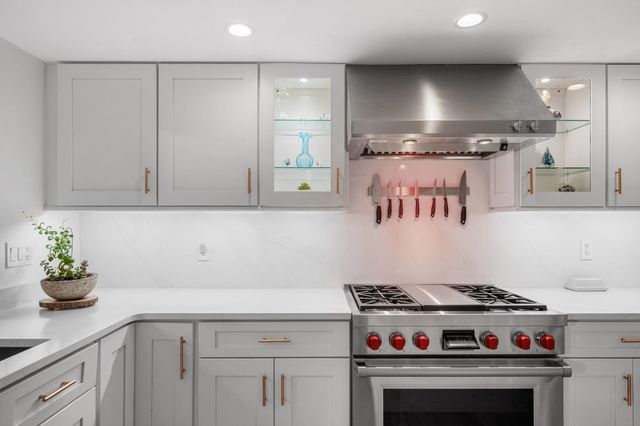 45 F W Hartford Drive, Portsmouth, NH 03801