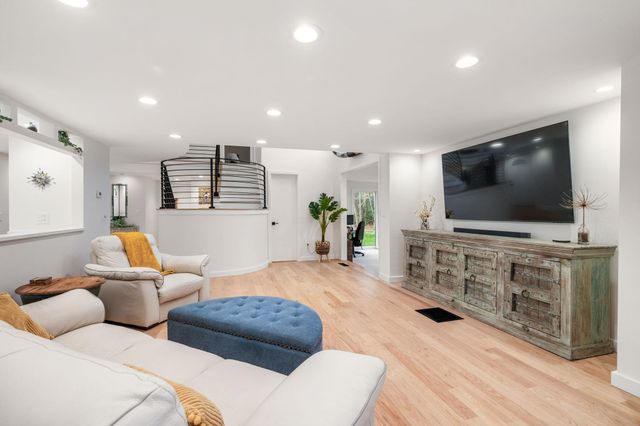 45 F W Hartford Drive, Portsmouth, NH 03801