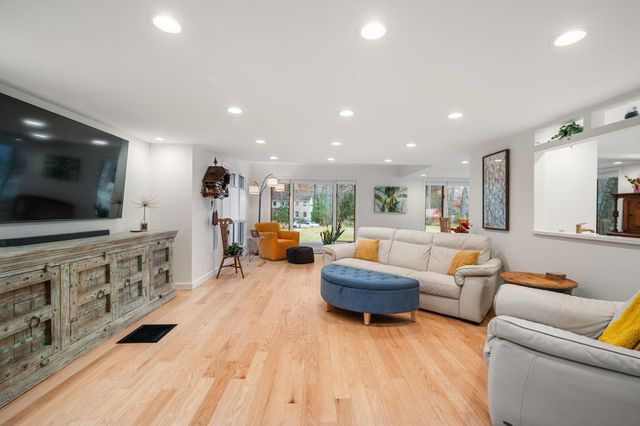 45 F W Hartford Drive, Portsmouth, NH 03801