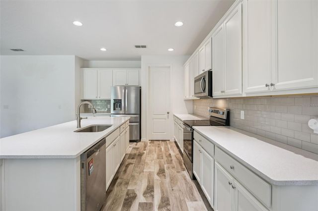 17660 PASSIONFLOWER CIRCLE, Clermont, FL 34714