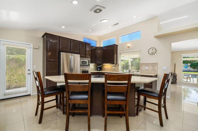 76915 Tricia Lane, Palm Desert, CA 92211