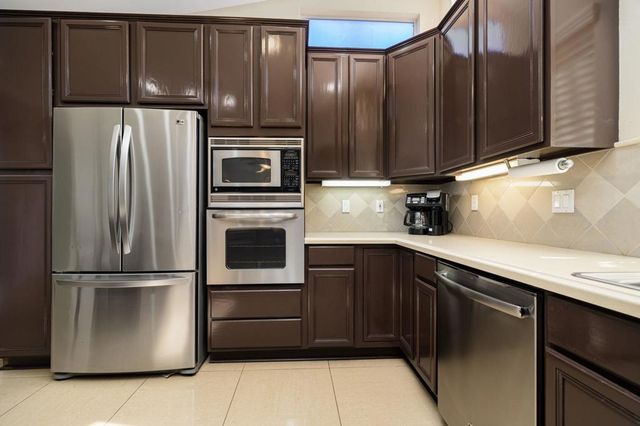 76915 Tricia Lane, Palm Desert, CA 92211