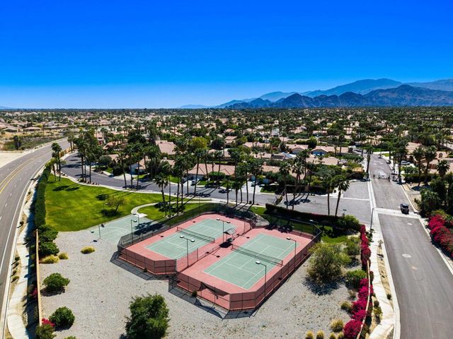 76915 Tricia Lane, Palm Desert, CA 92211