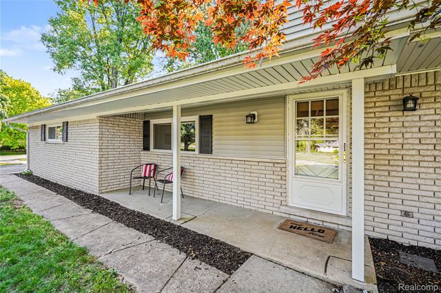 6275 Westmoor Drive, Shelby Charter Township, MI 48316