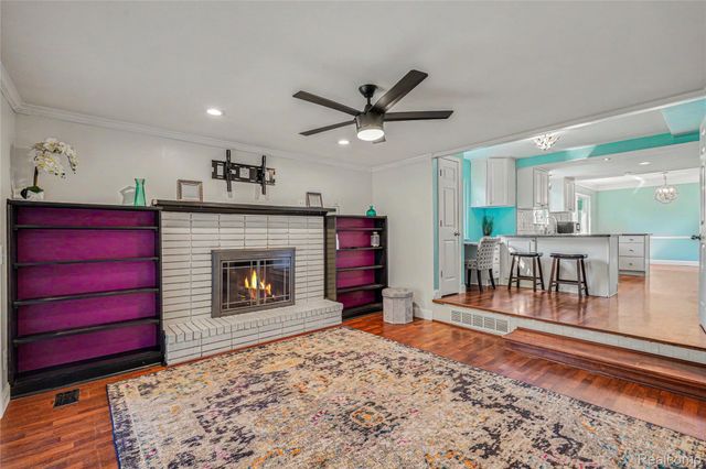 6275 Westmoor Drive, Shelby Charter Township, MI 48316