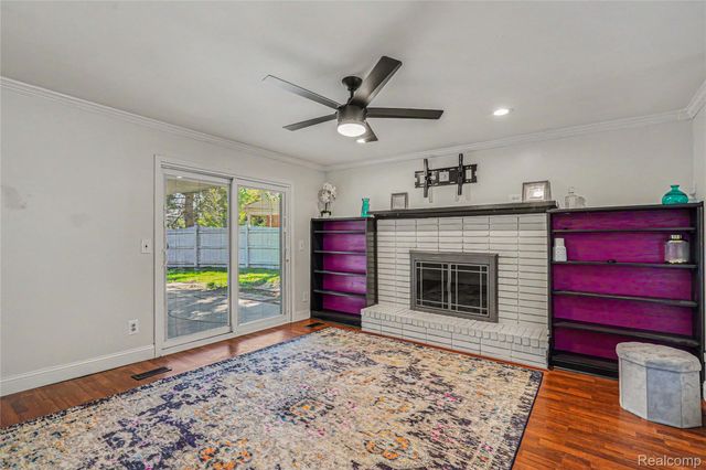 6275 Westmoor Drive, Shelby Charter Township, MI 48316