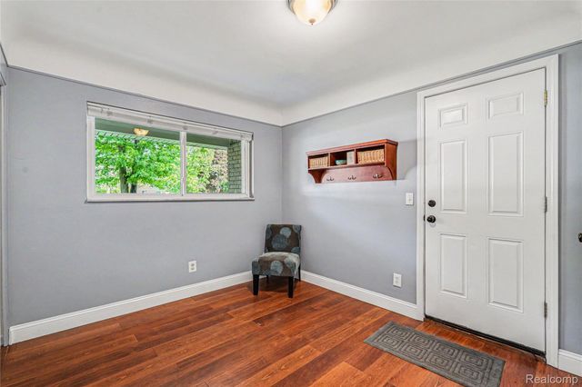 6275 Westmoor Drive, Shelby Charter Township, MI 48316