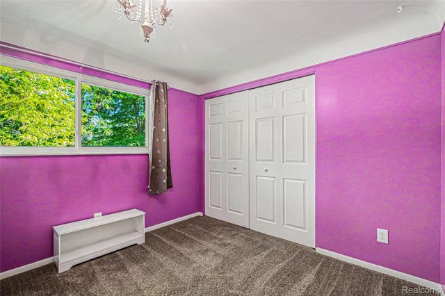 6275 Westmoor Drive, Shelby Charter Township, MI 48316